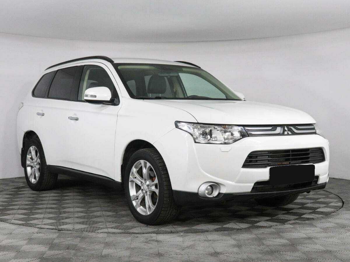 Купить Mitsubishi Outlander с пробегом. Фото: #2