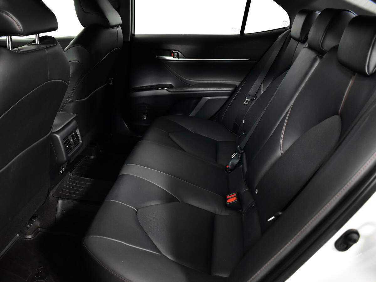 Купить Toyota Camry с пробегом. Фото: #9