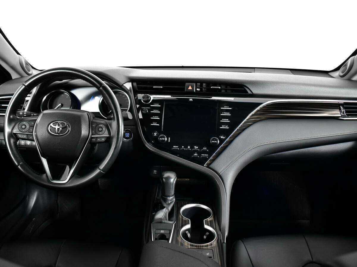 Купить Toyota Camry с пробегом. Фото: #11