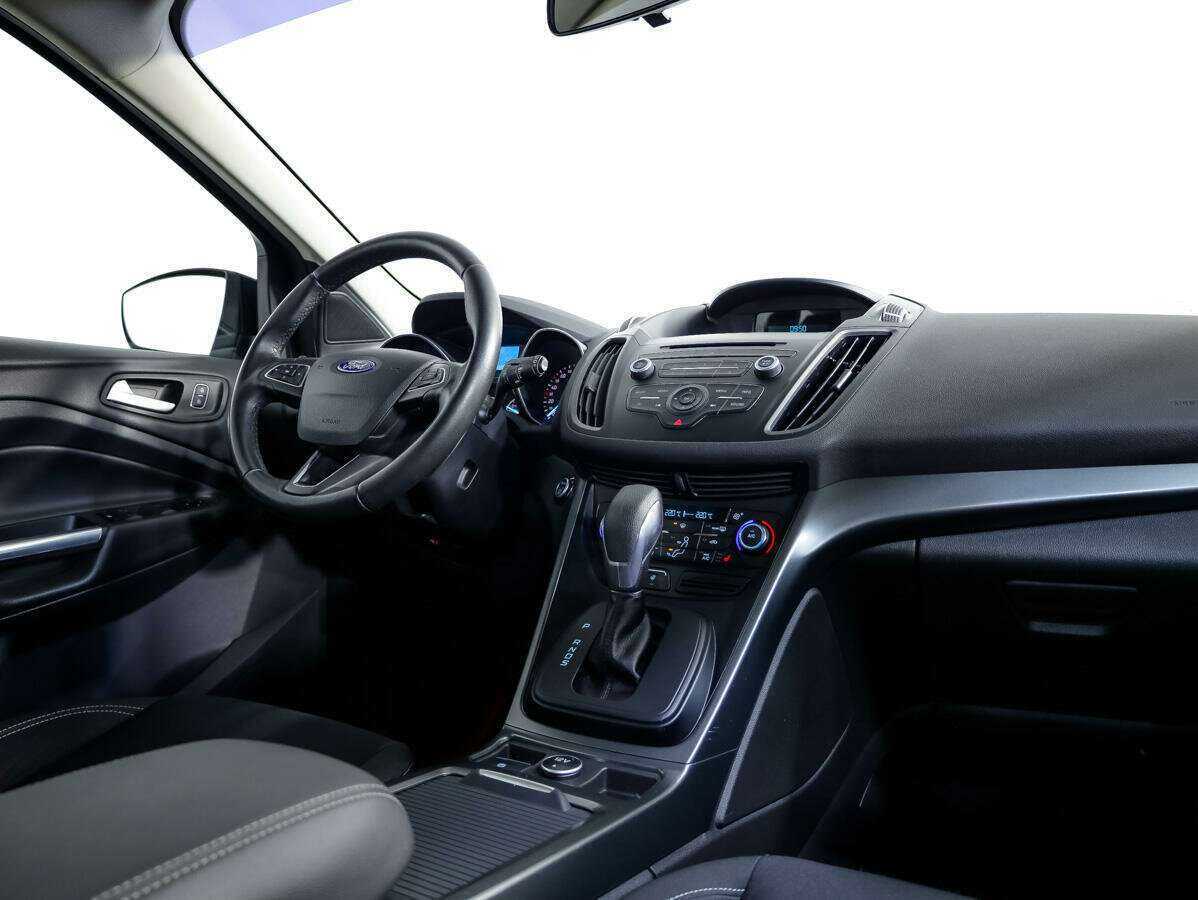 Купить Ford Kuga с пробегом. Фото: #7