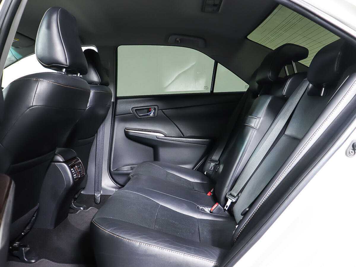 Купить Toyota Camry с пробегом. Фото: #3