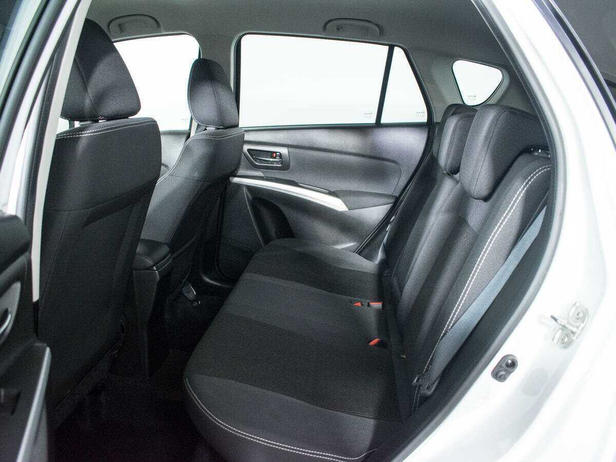 Купить Suzuki SX4 с пробегом. Фото: #9