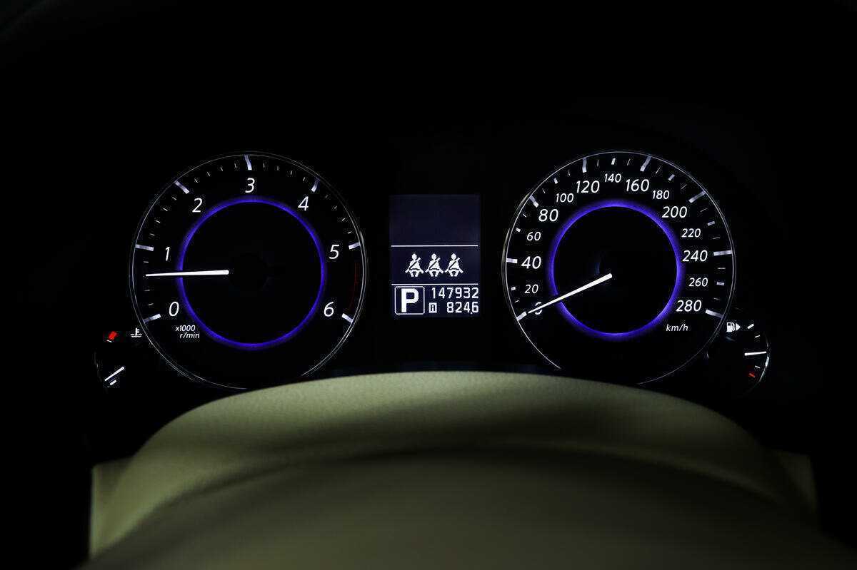 Купить Infiniti FX с пробегом. Фото: #9