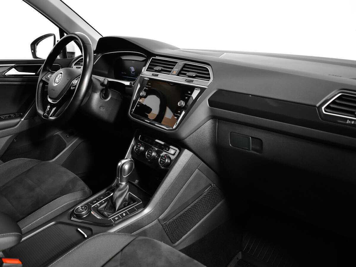 Купить Volkswagen Tiguan с пробегом. Фото: #8
