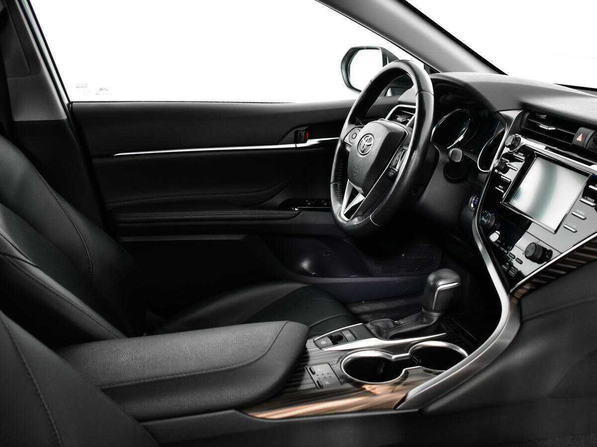 Купить Toyota Camry с пробегом. Фото: #8