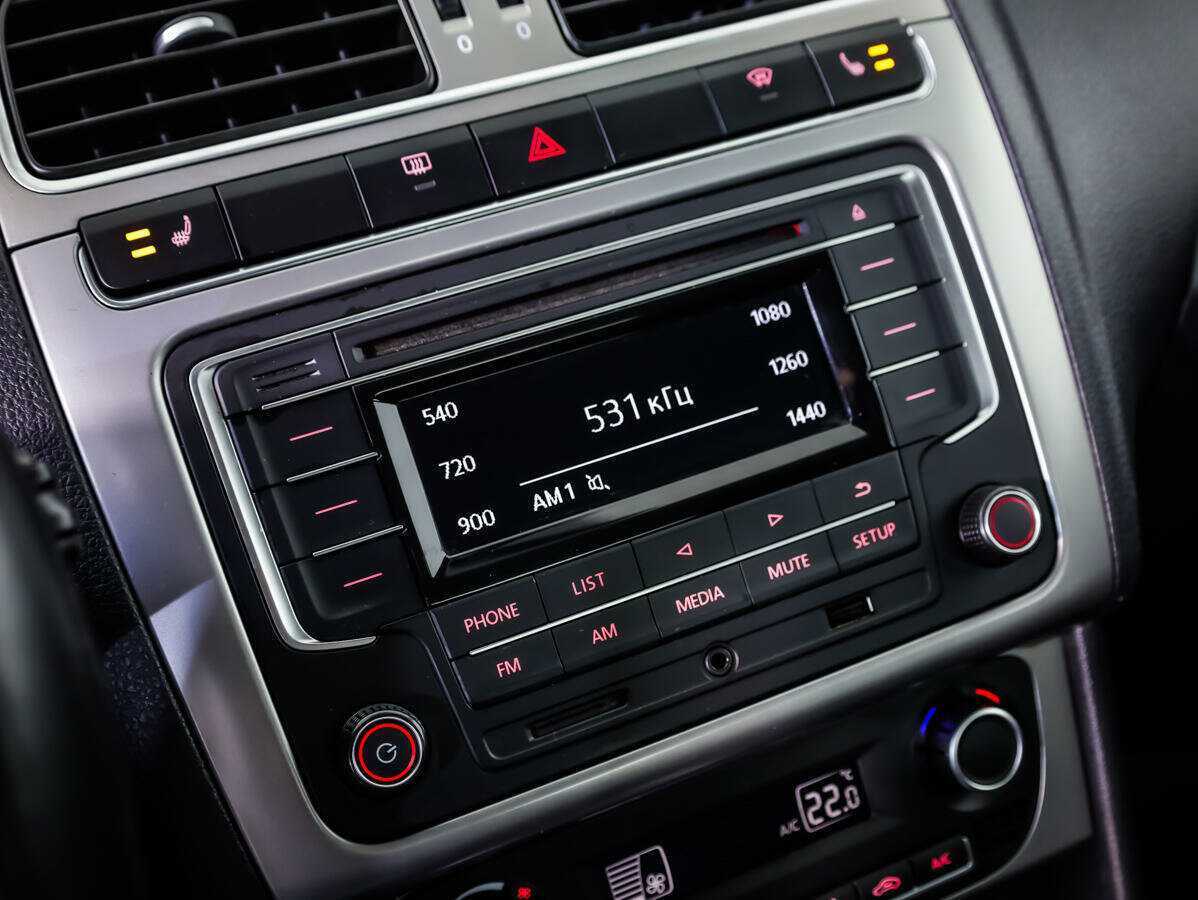 Купить Volkswagen Polo с пробегом. Фото: #11