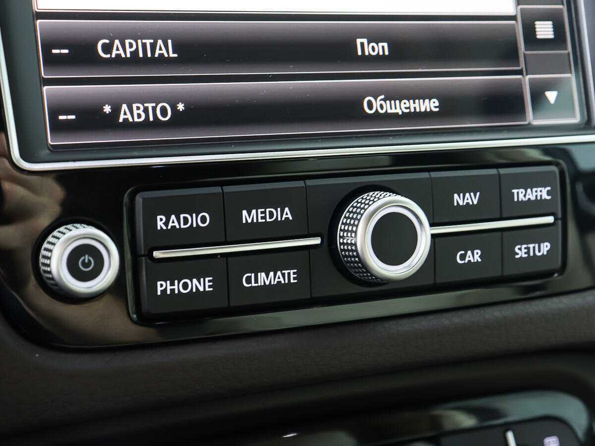 Купить Volkswagen Touareg с пробегом. Фото: #21