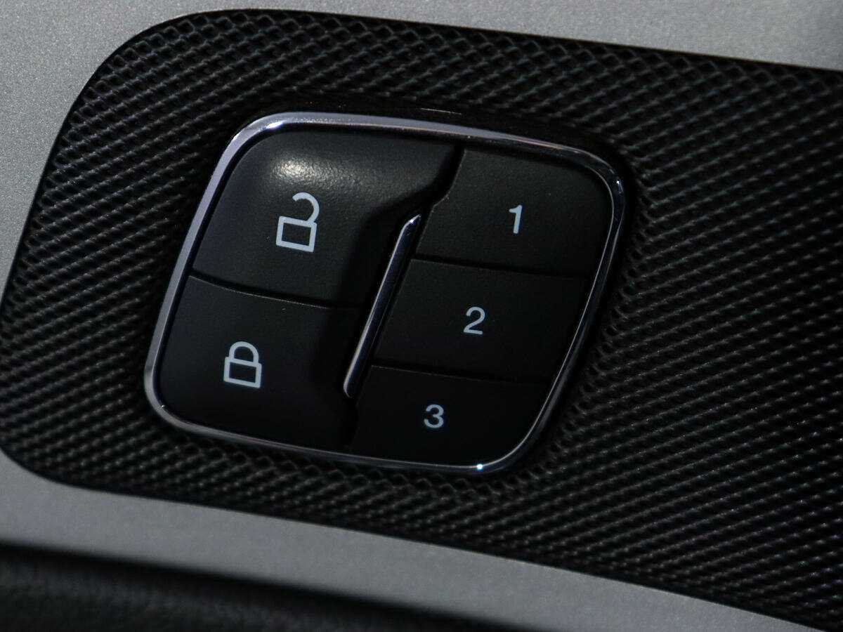 Купить Ford Explorer с пробегом. Фото: #19