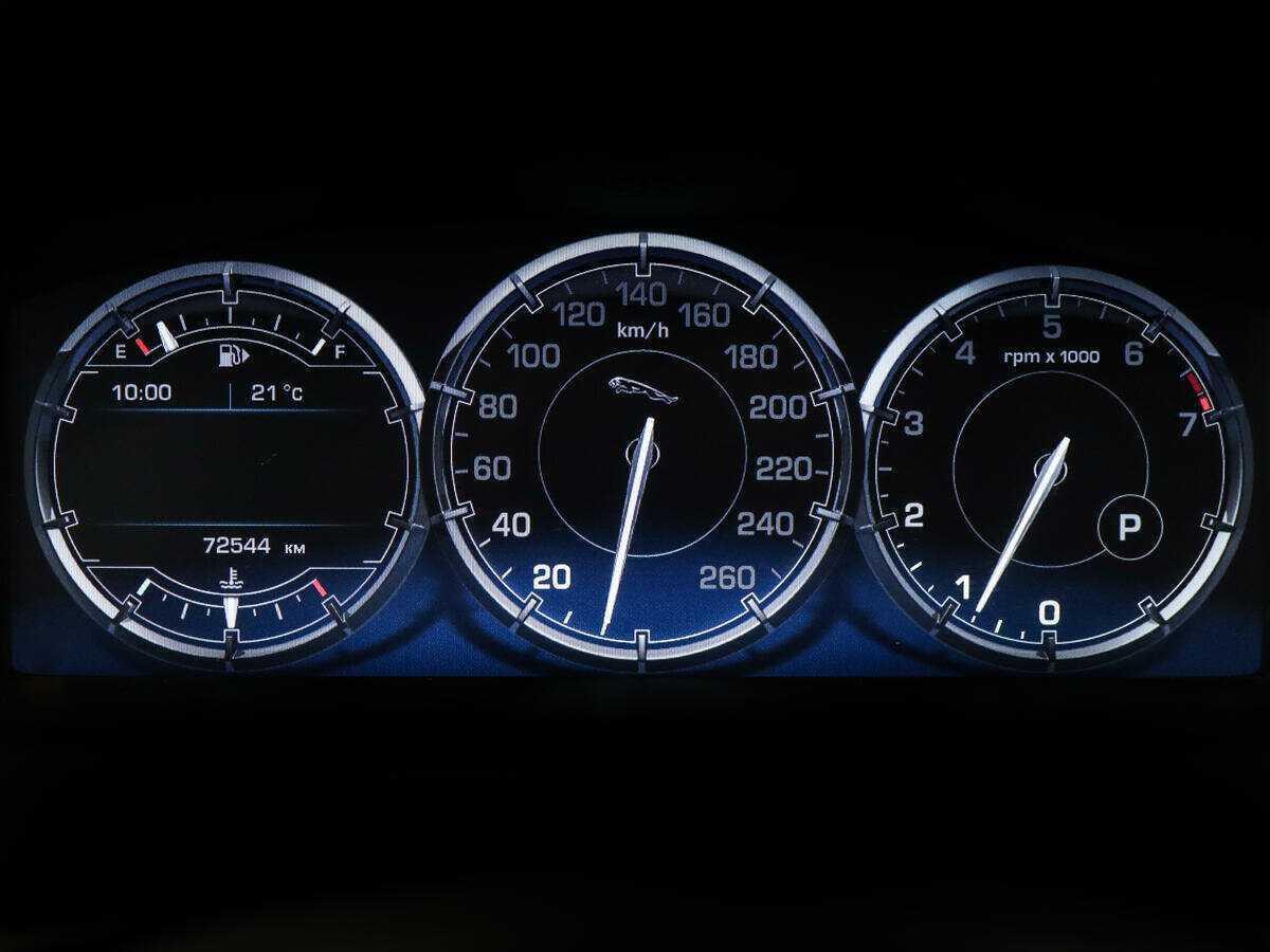 Купить Jaguar XJ с пробегом. Фото: #8