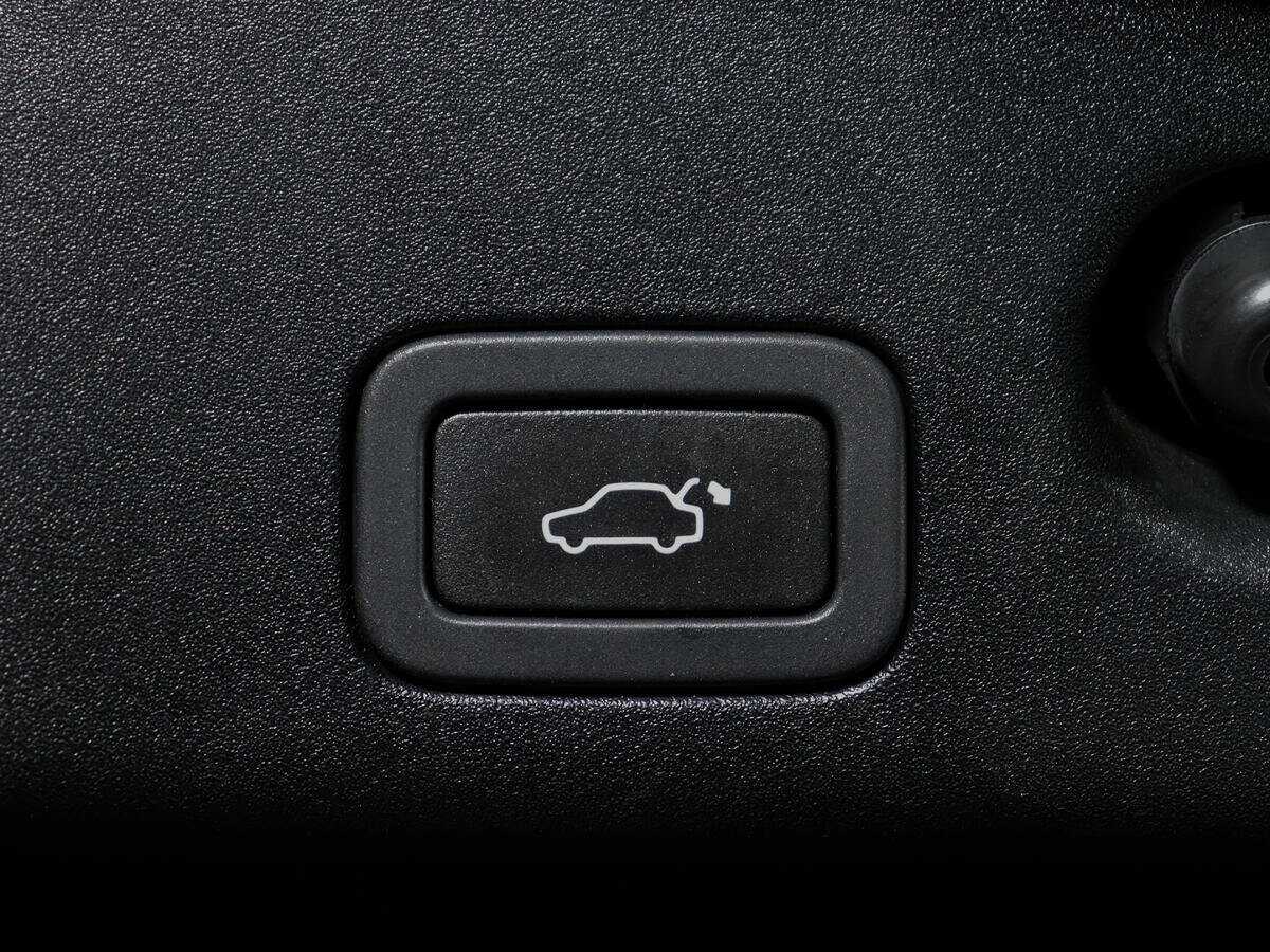 Купить Jaguar XJ с пробегом. Фото: #22