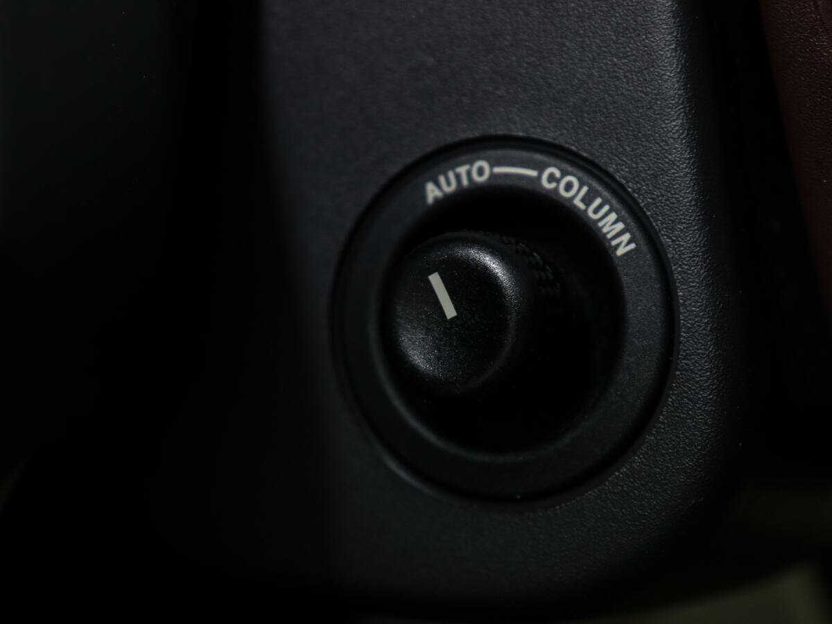 Купить Jaguar XJ с пробегом. Фото: #28