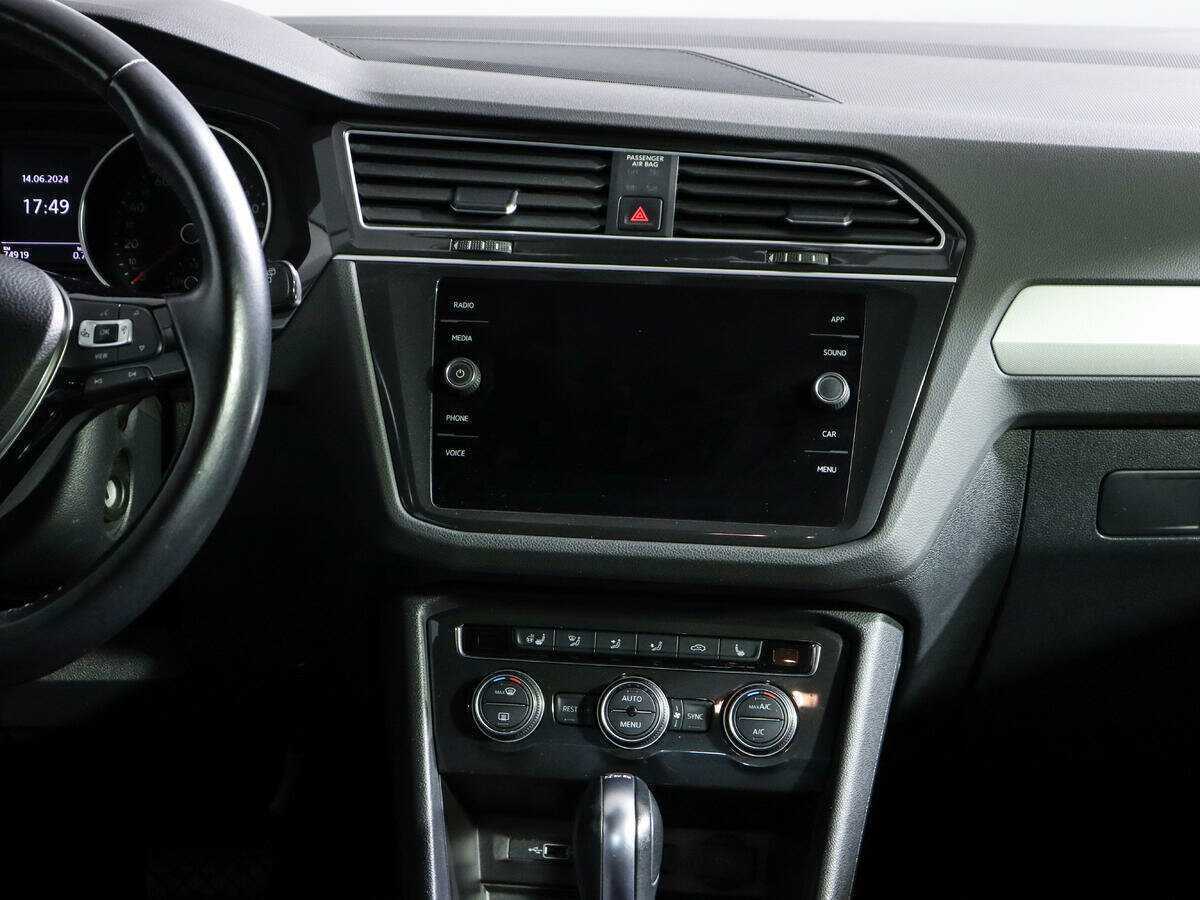 Купить Volkswagen Tiguan с пробегом. Фото: #10