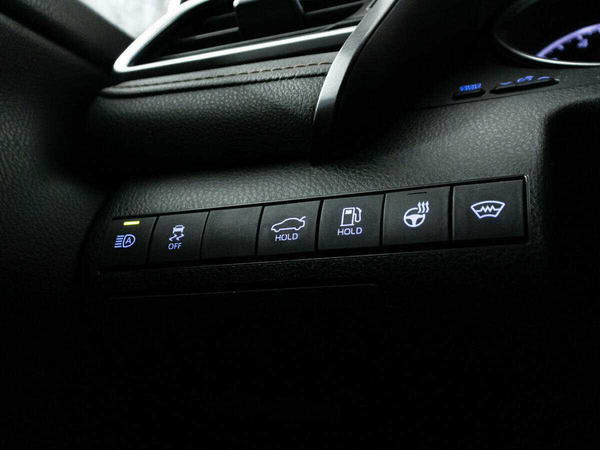 Купить Toyota Camry с пробегом. Фото: #18