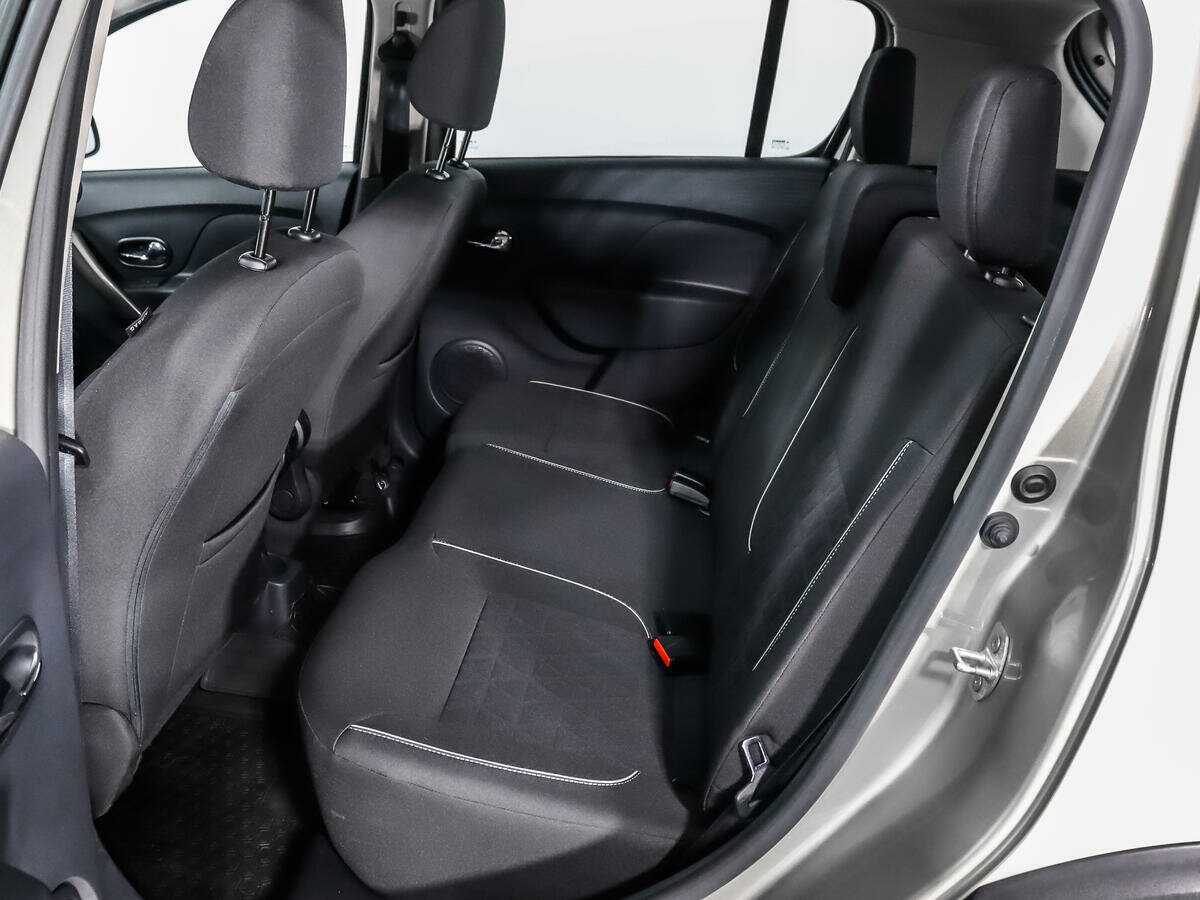 Купить Renault Sandero с пробегом. Фото: #9