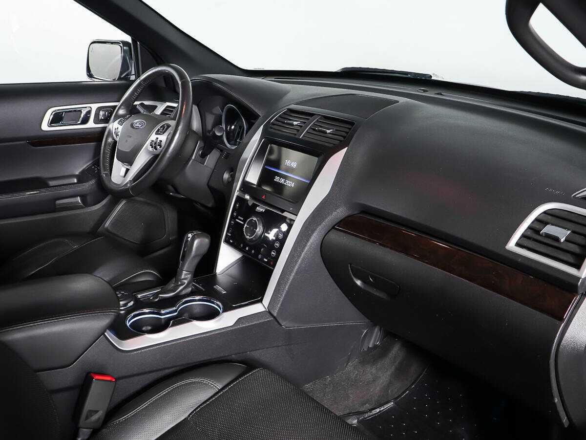 Купить Ford Explorer с пробегом. Фото: #8