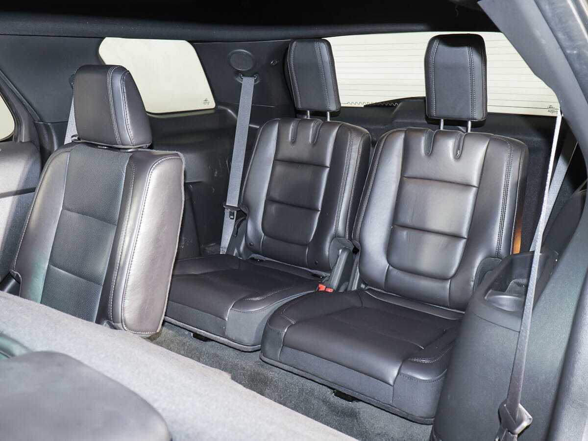 Купить Ford Explorer с пробегом. Фото: #12
