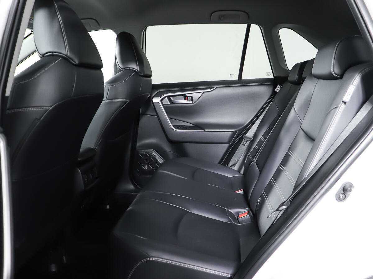 Купить Toyota RAV4 с пробегом. Фото: #9