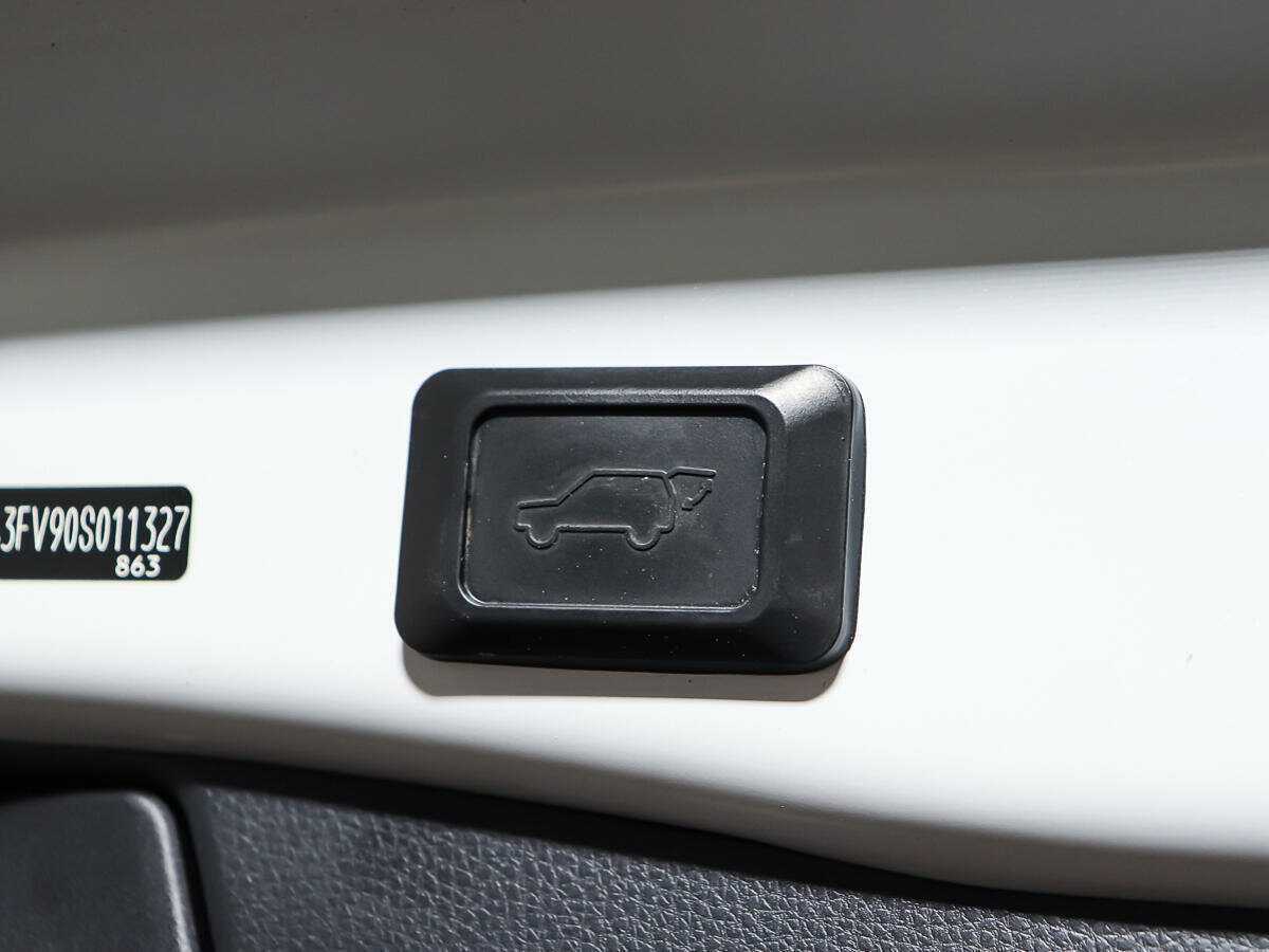 Купить Toyota RAV4 с пробегом. Фото: #15