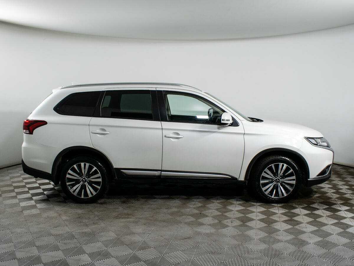 Купить Mitsubishi Outlander с пробегом. Фото: #3