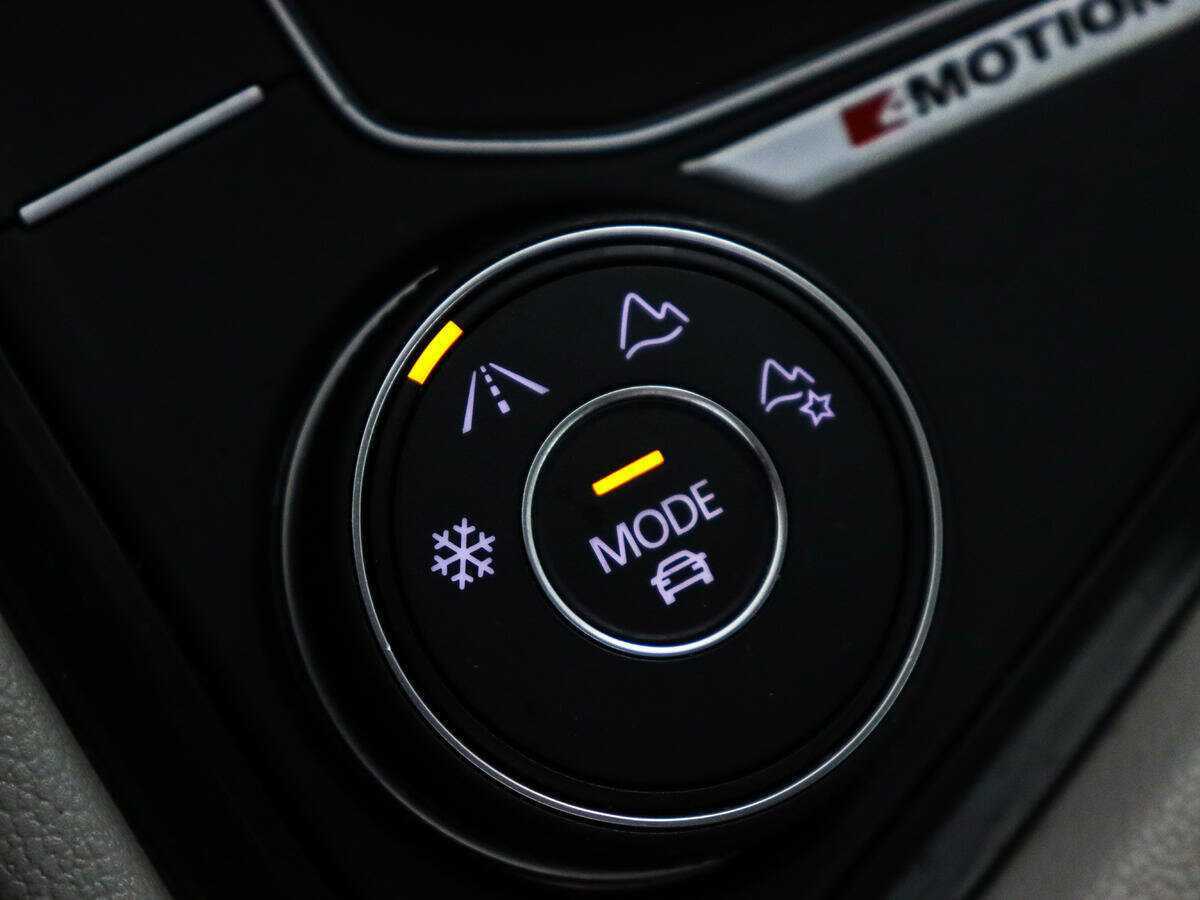 Купить Volkswagen Tiguan с пробегом. Фото: #16