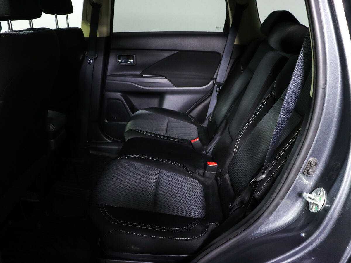 Купить Mitsubishi Outlander с пробегом. Фото: #7