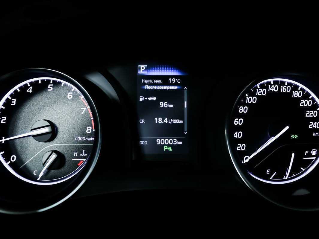 Купить Toyota Camry с пробегом. Фото: #9