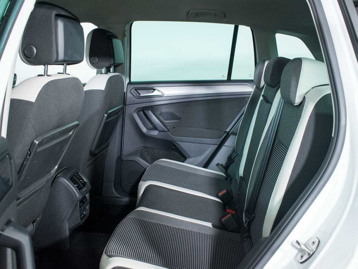 Купить Volkswagen Tiguan с пробегом. Фото: #9