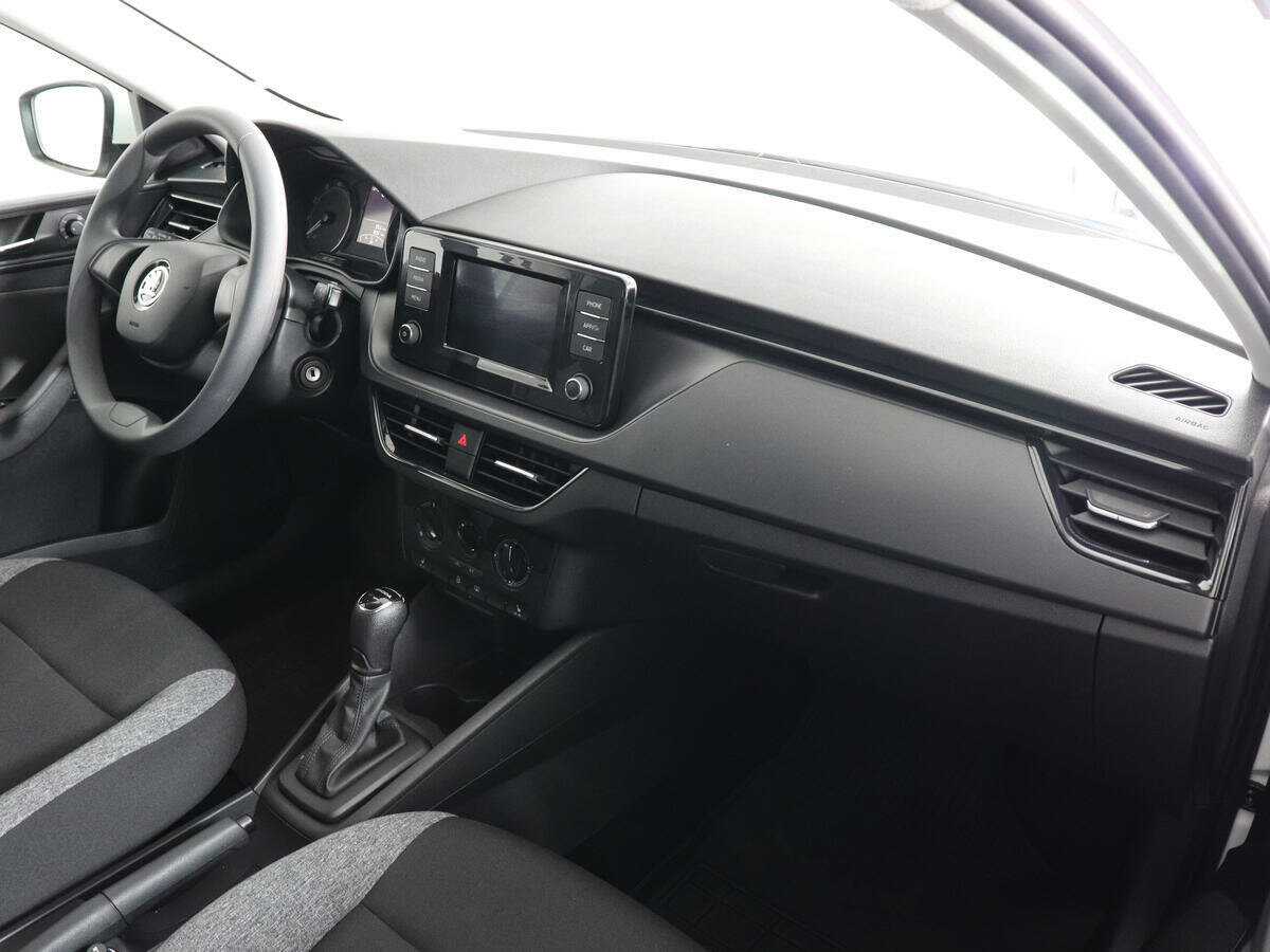 Купить Skoda Rapid с пробегом. Фото: #9