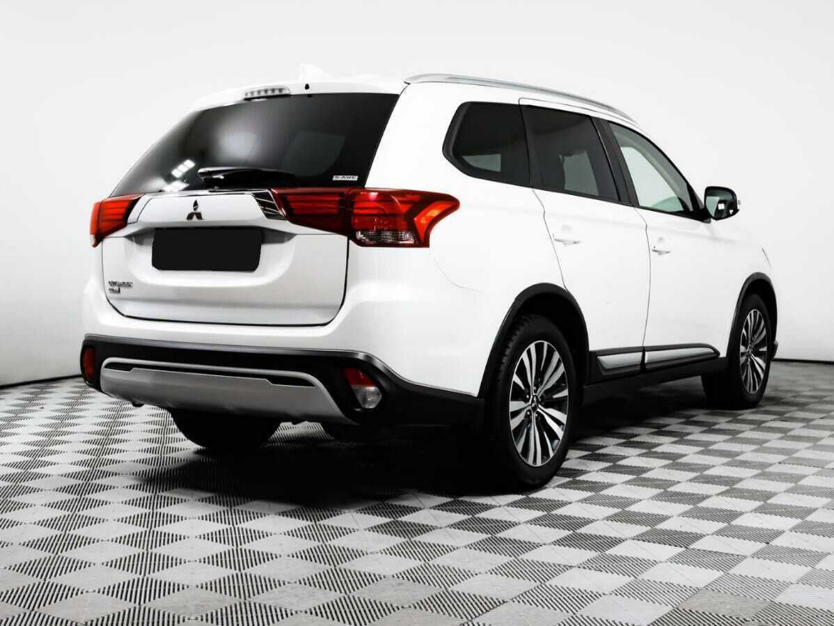 Купить Mitsubishi Outlander с пробегом. Фото: #3