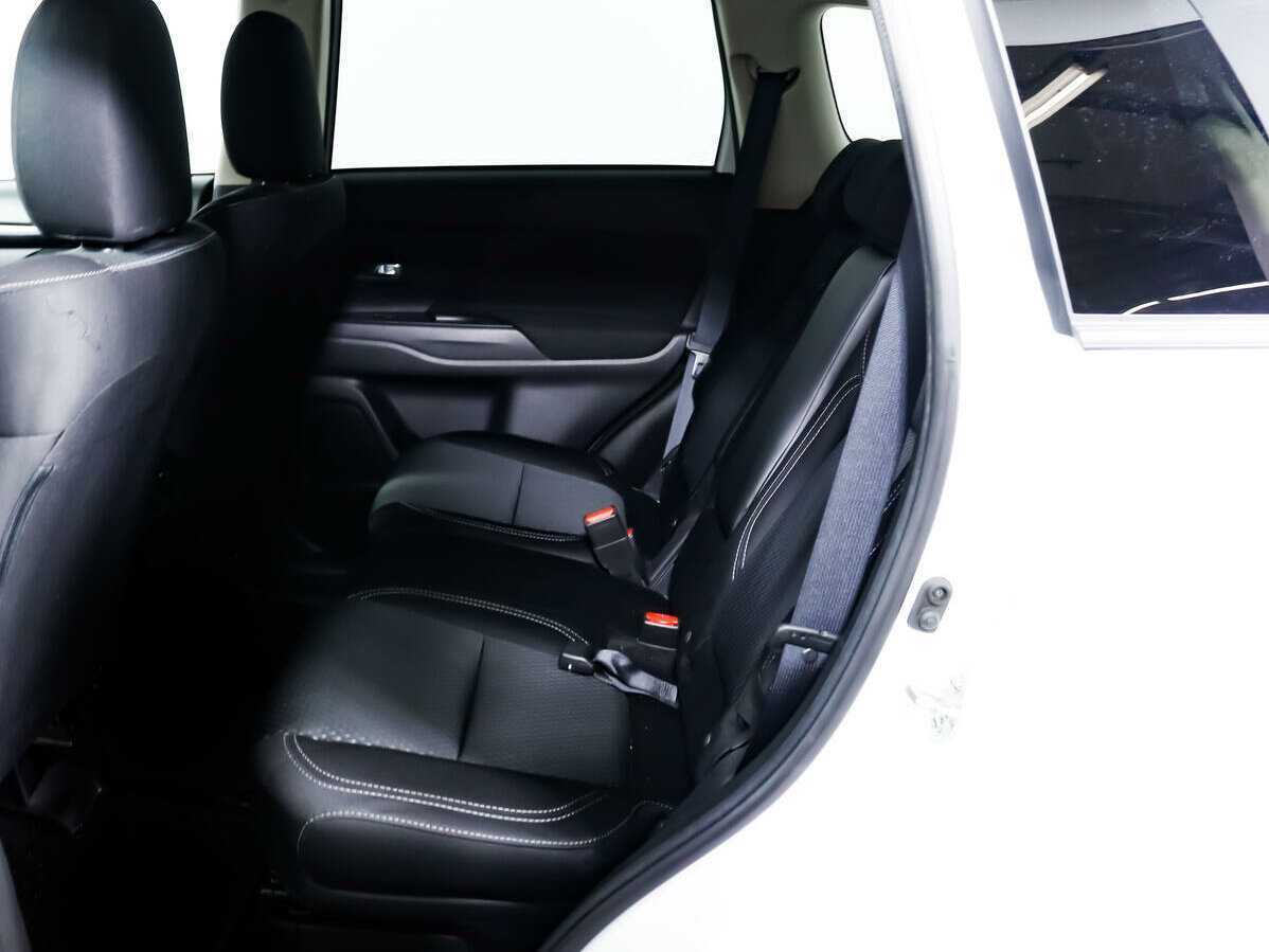 Купить Mitsubishi Outlander с пробегом. Фото: #9