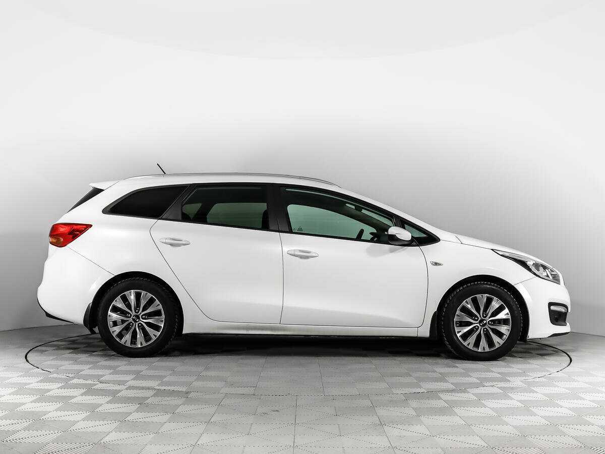 Купить Kia Ceed с пробегом. Фото: #3