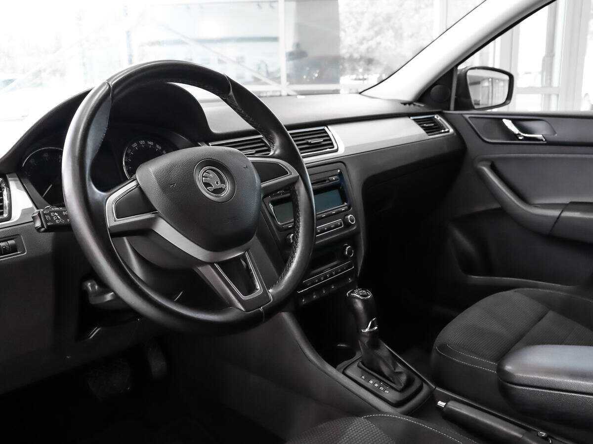 Купить Skoda Rapid с пробегом. Фото: #8