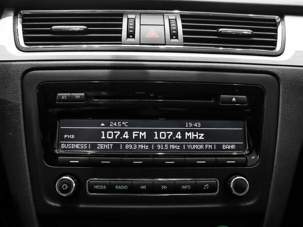 Купить Skoda Rapid с пробегом. Фото: #11