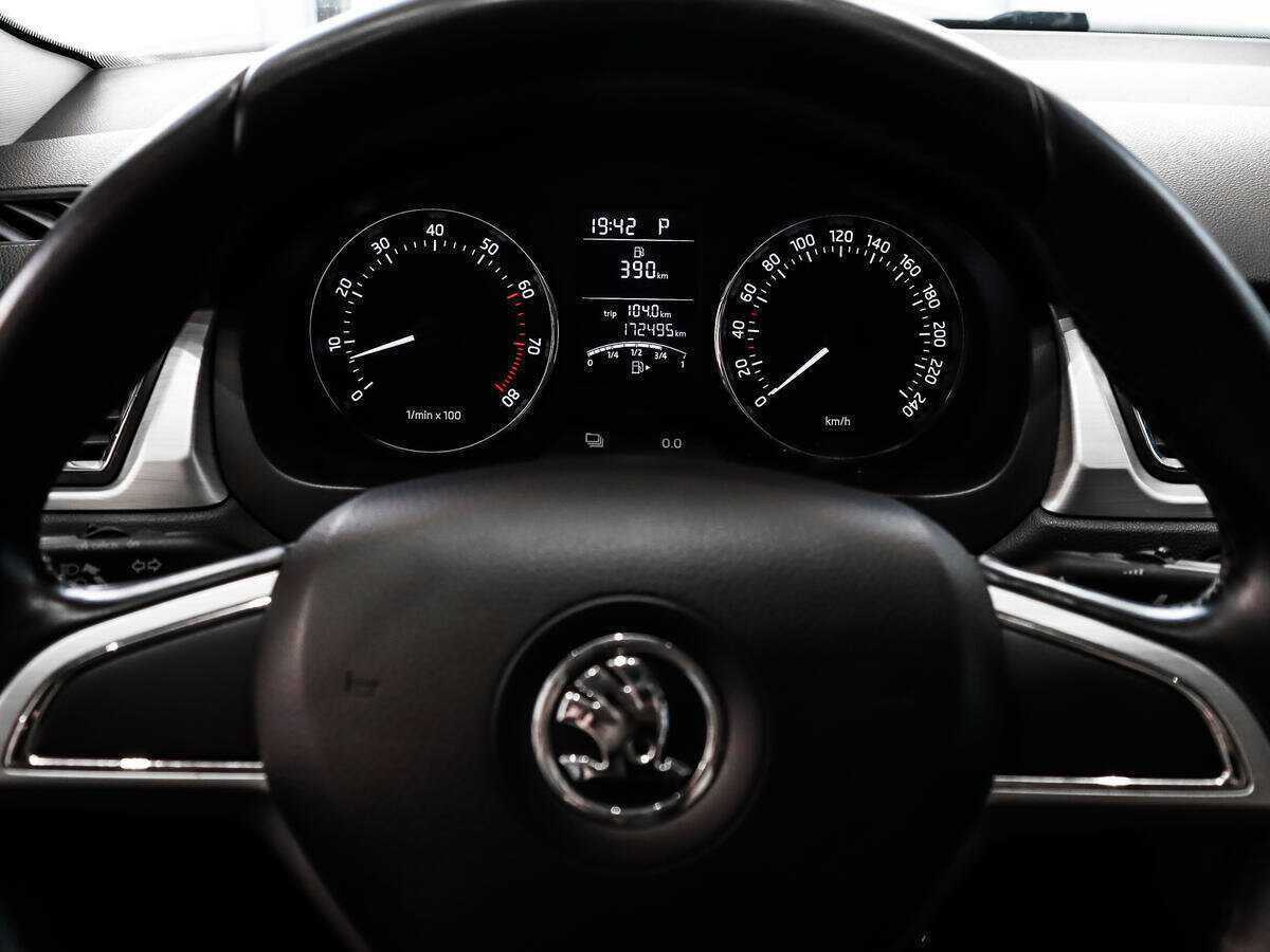 Купить Skoda Rapid с пробегом. Фото: #13