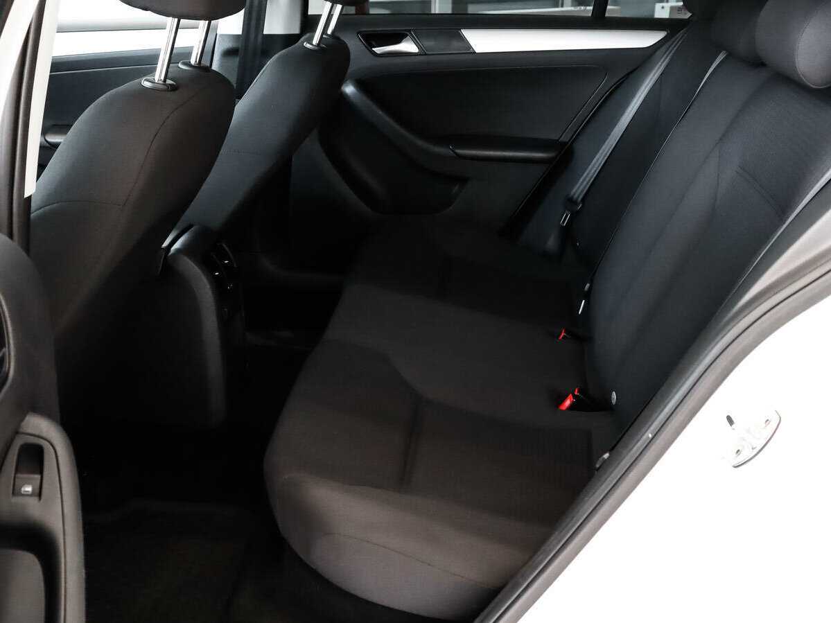 Купить Volkswagen Jetta с пробегом. Фото: #9