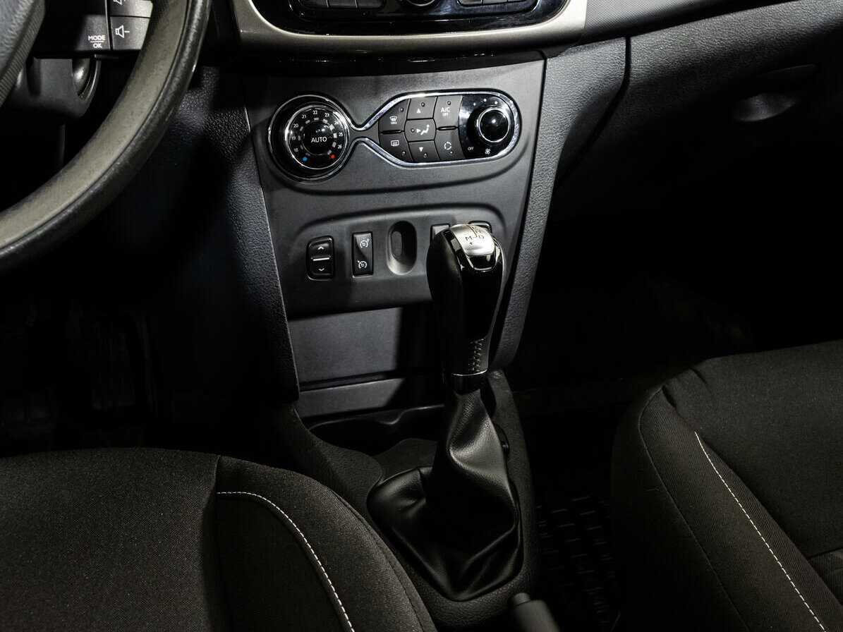 Купить Renault Sandero с пробегом. Фото: #11