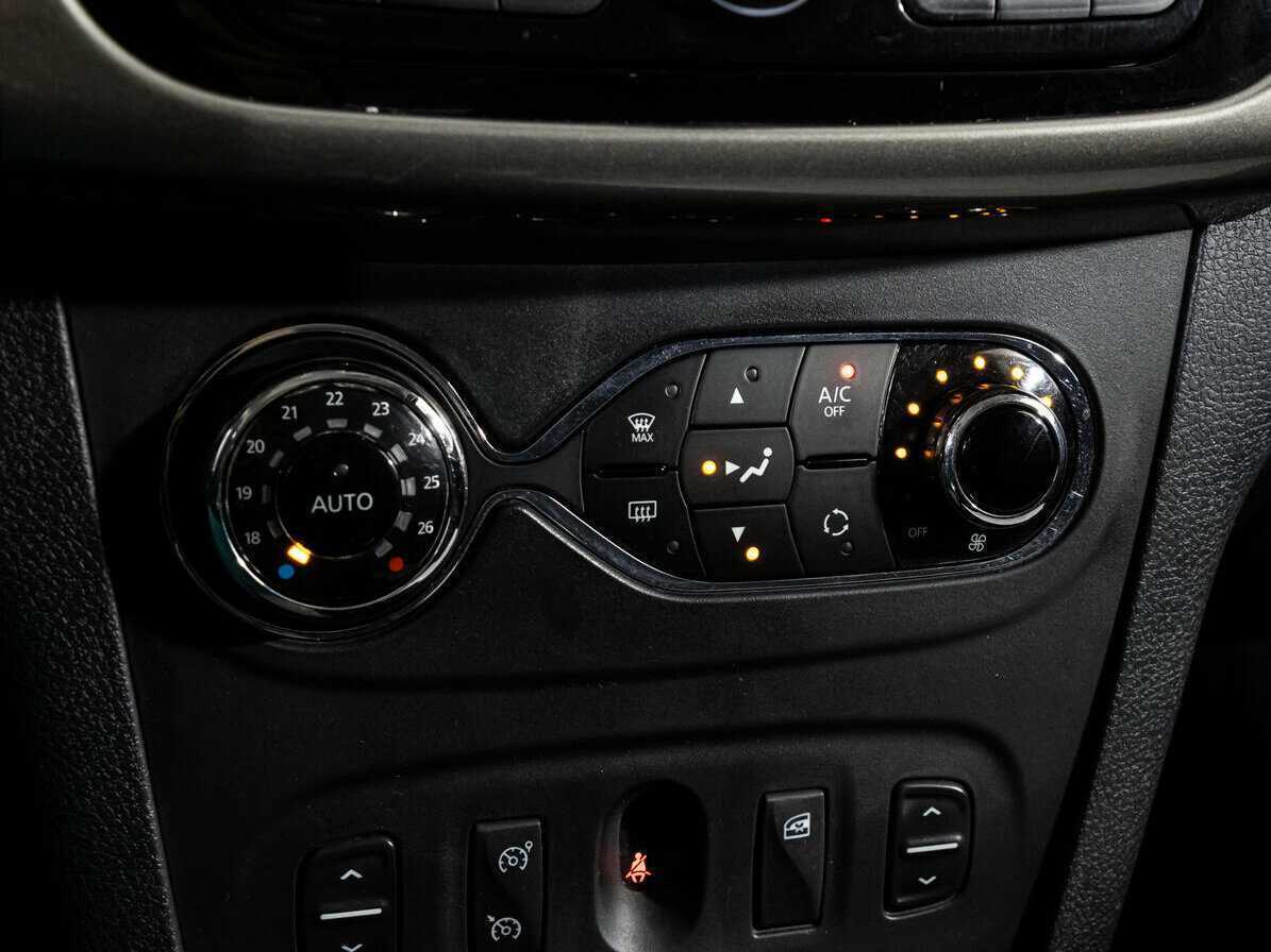 Купить Renault Sandero с пробегом. Фото: #12