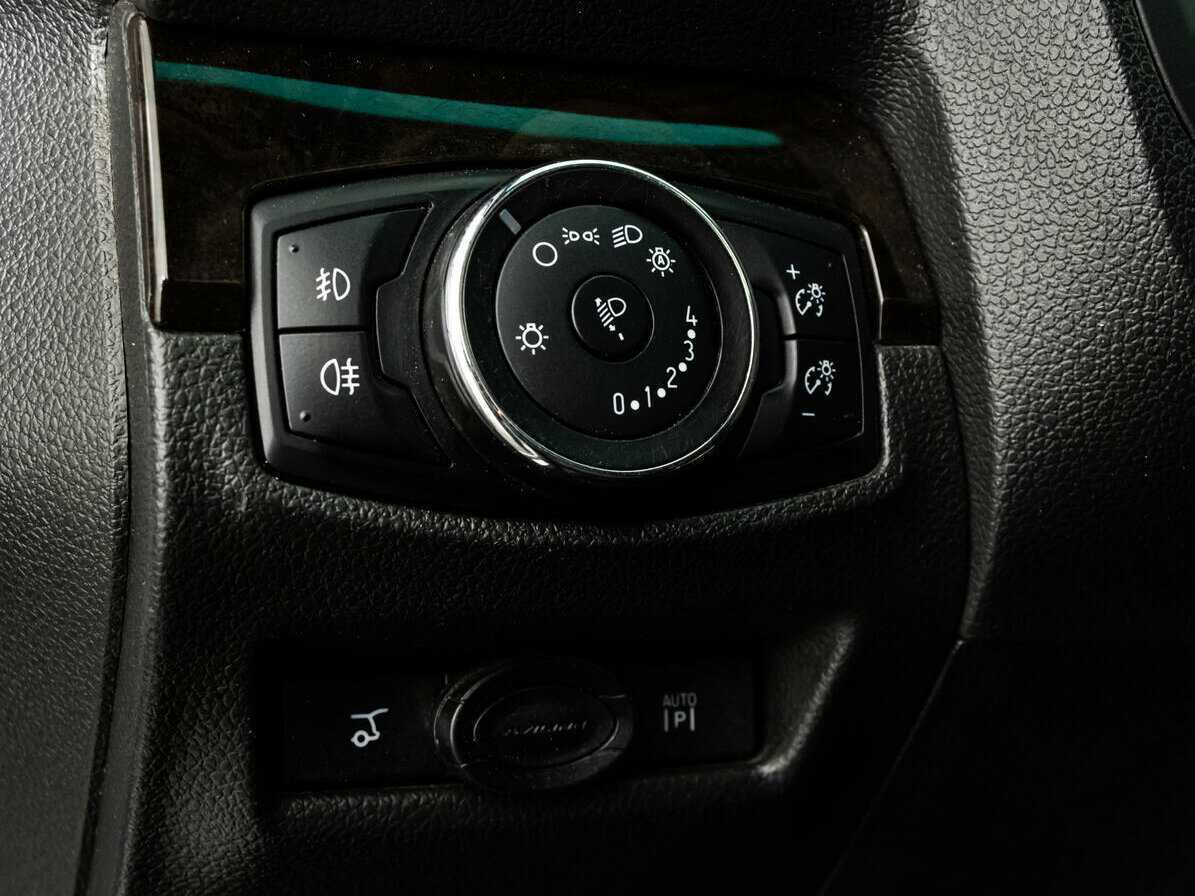 Купить Ford Explorer с пробегом. Фото: #15