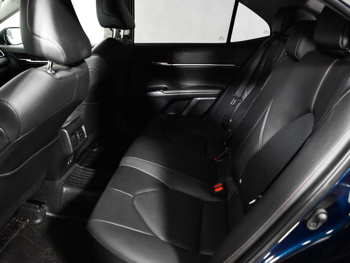 Купить Toyota Camry с пробегом. Фото: #11