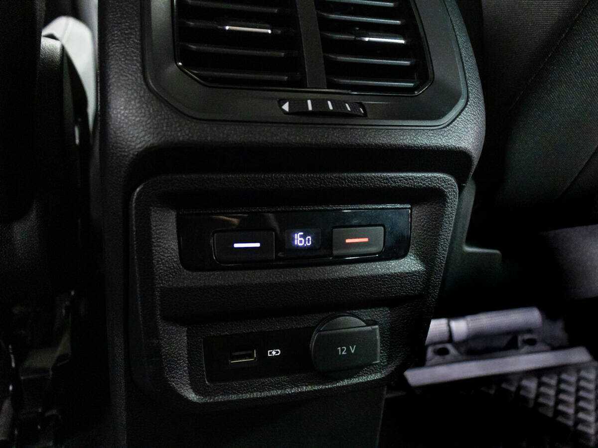 Купить Volkswagen Tiguan с пробегом. Фото: #19