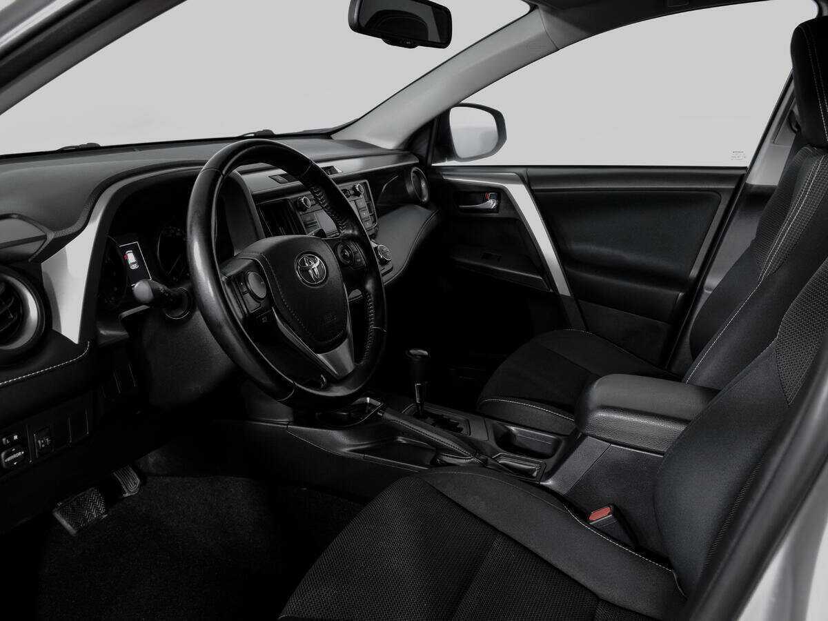 Купить Toyota RAV4 с пробегом. Фото: #13