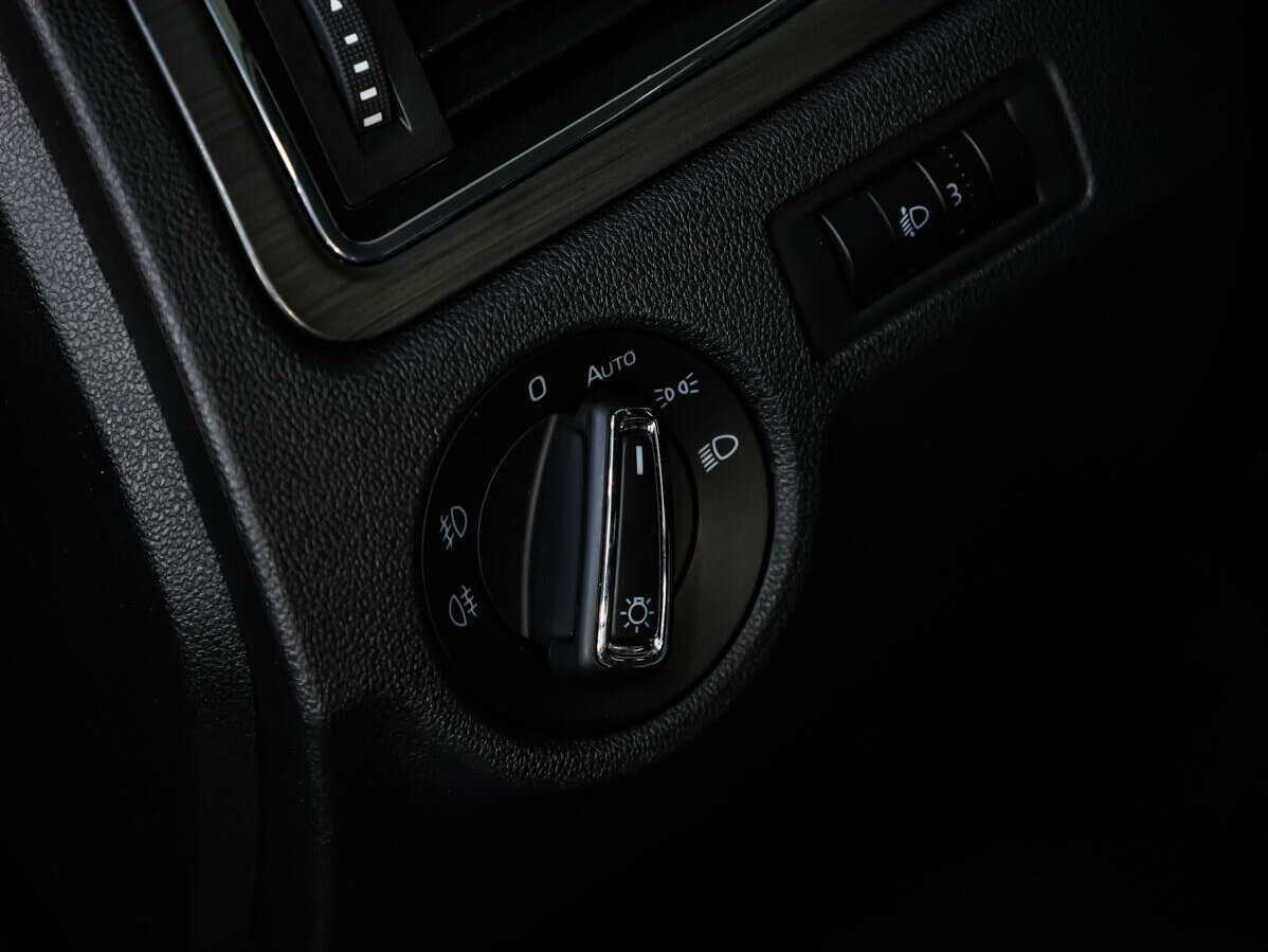 Купить Skoda Rapid с пробегом. Фото: #16