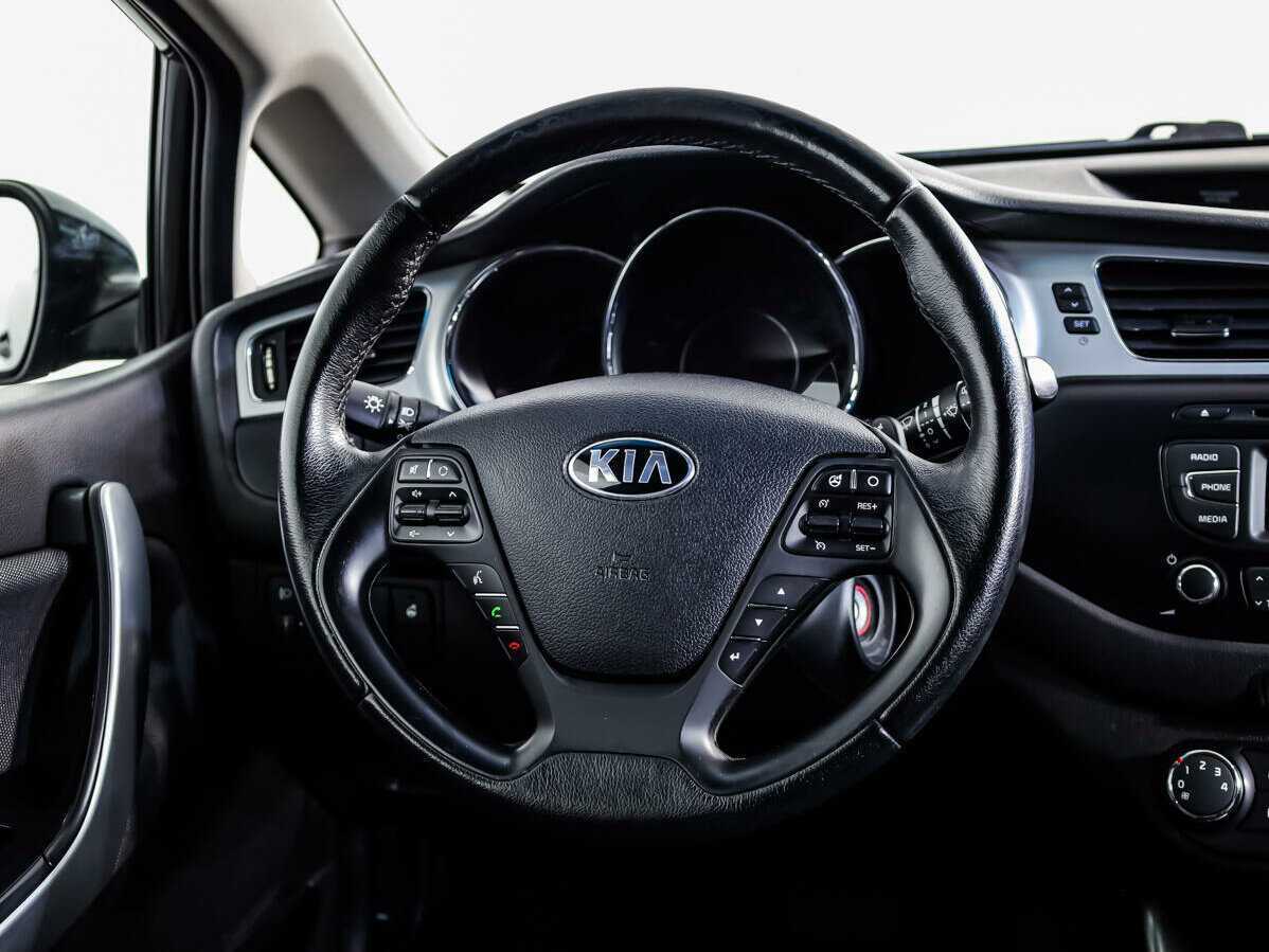 Купить Kia Ceed с пробегом. Фото: #9