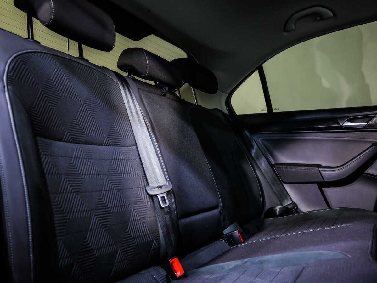 Купить Volkswagen Polo с пробегом. Фото: #11