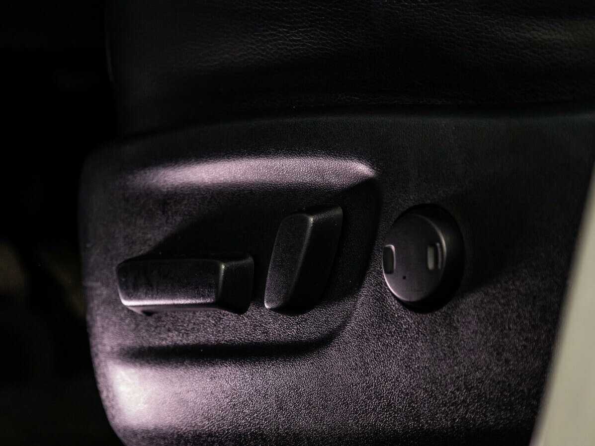 Купить Toyota RAV4 с пробегом. Фото: #14