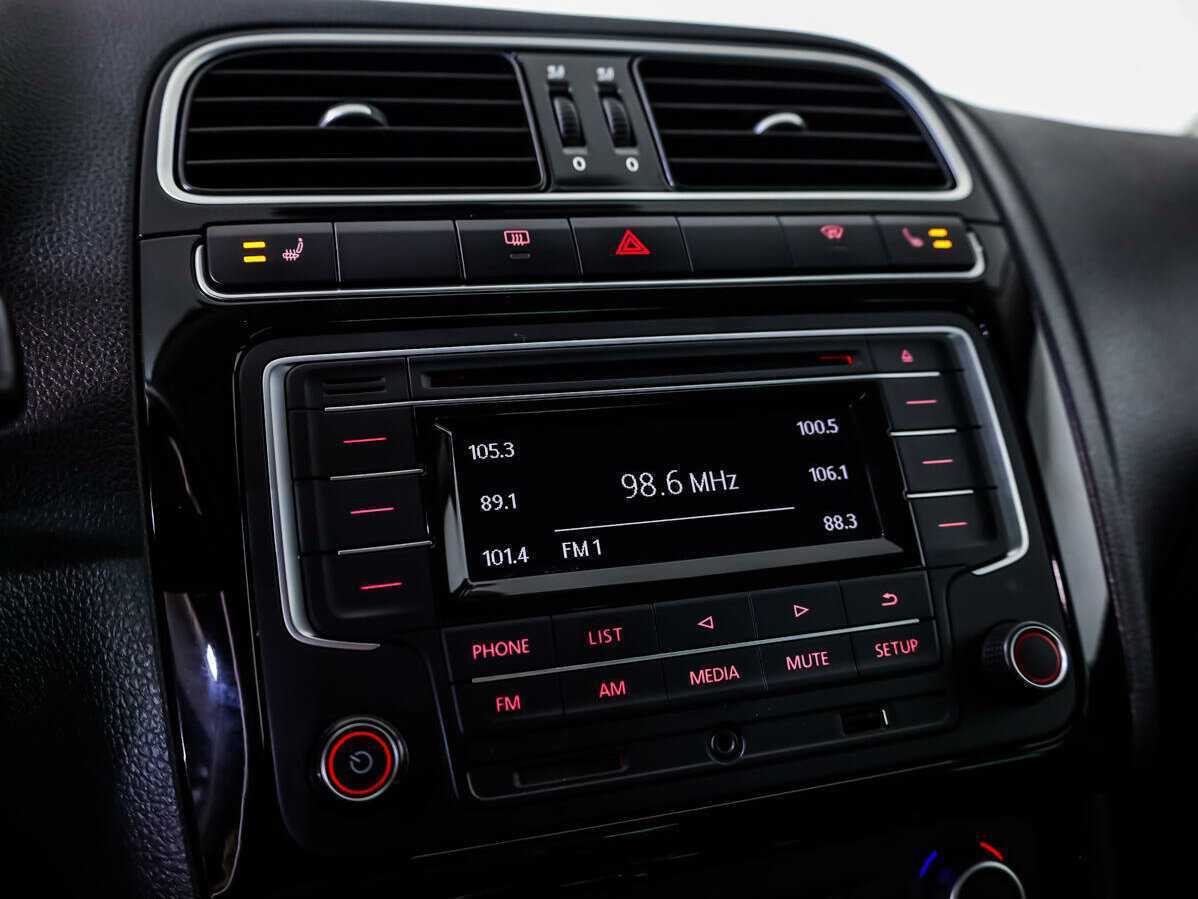 Купить Volkswagen Polo с пробегом. Фото: #12