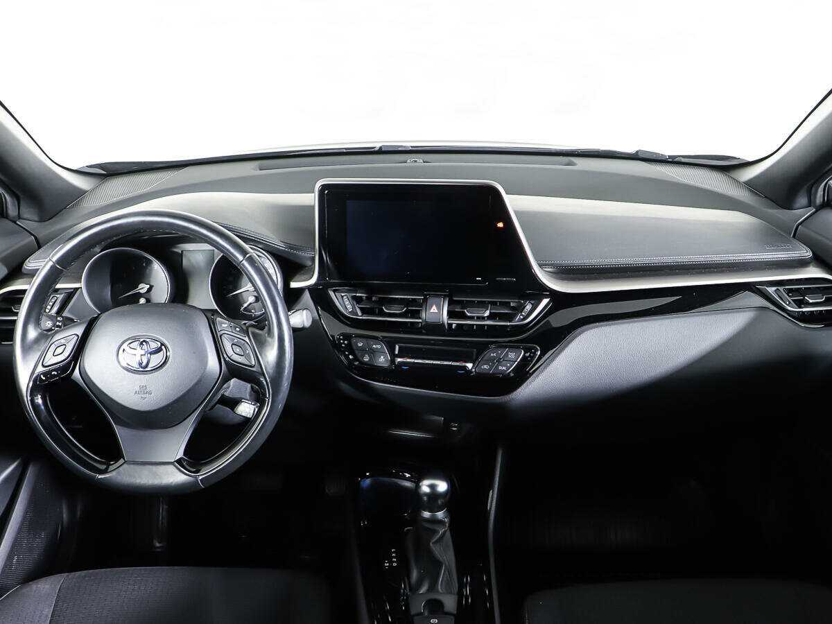 Купить Toyota C-HR с пробегом. Фото: #10