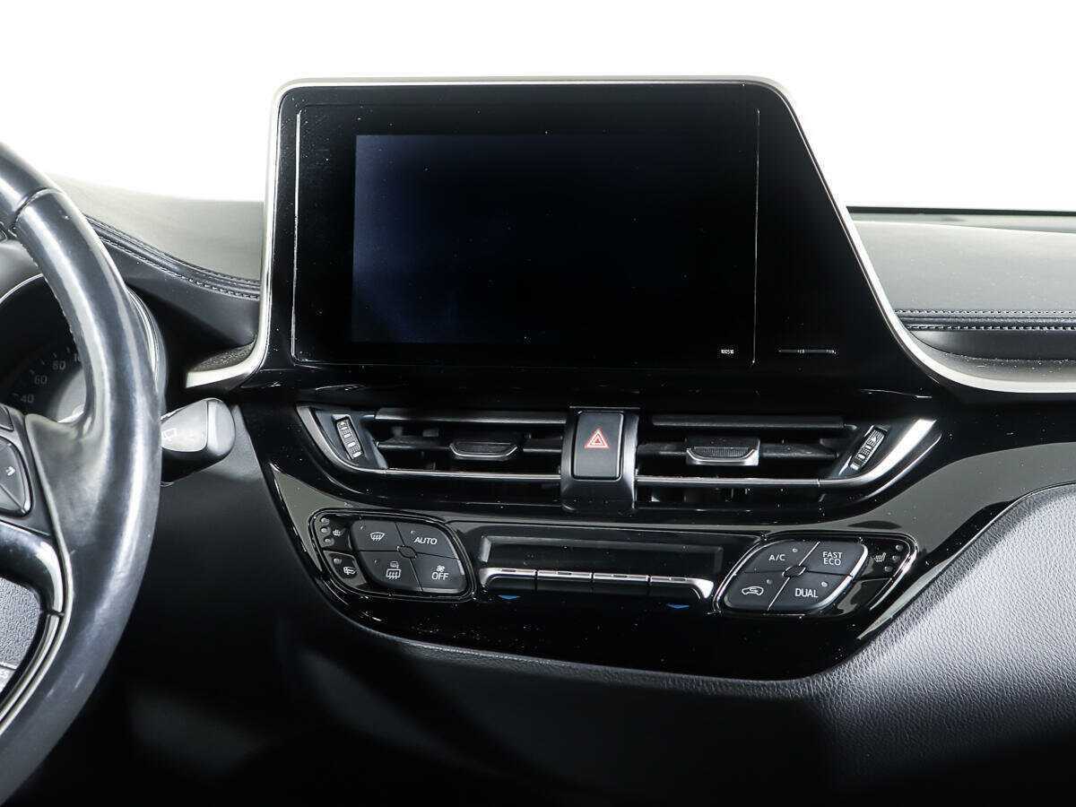 Купить Toyota C-HR с пробегом. Фото: #11