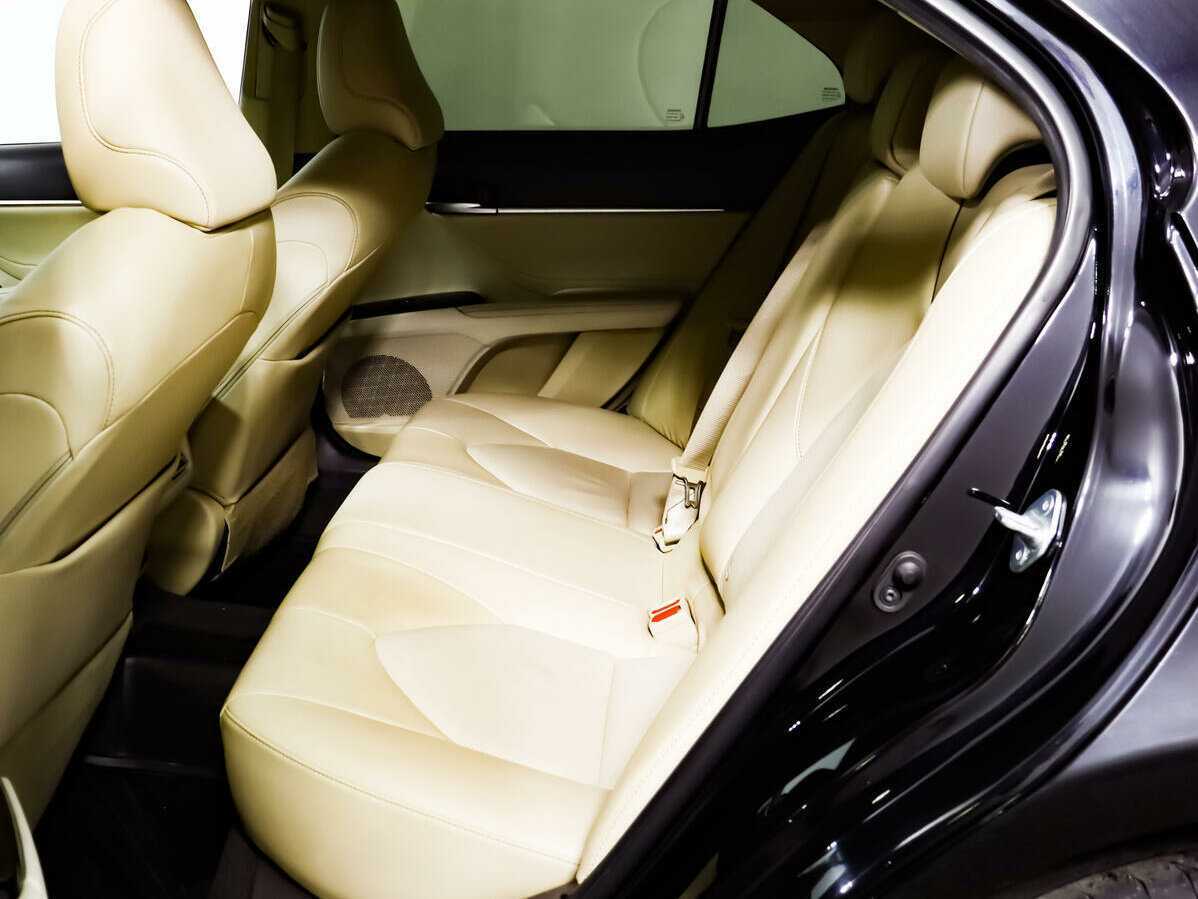 Купить Toyota Camry с пробегом. Фото: #11