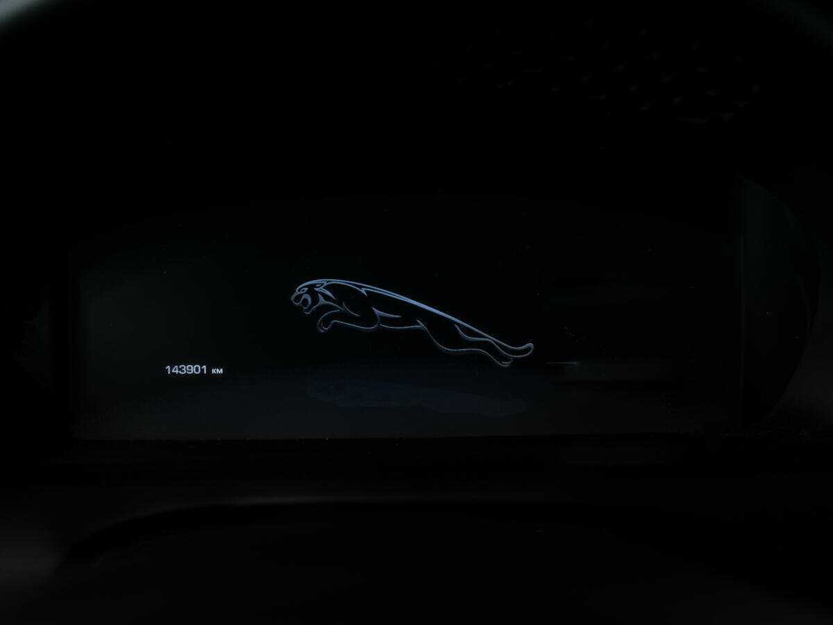 Купить Jaguar XJ с пробегом. Фото: #10